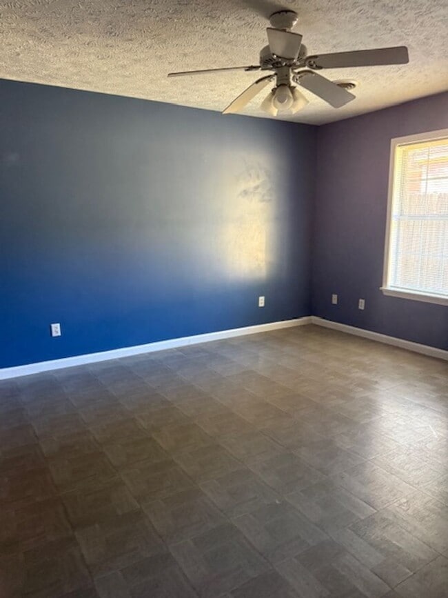 Photo - 2bd/2ba with an oversized single car garage