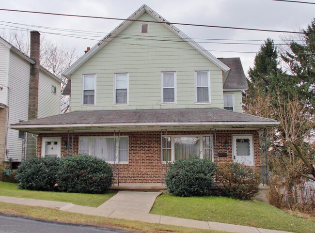 Building Photo - 216 N Everett Ave Rental