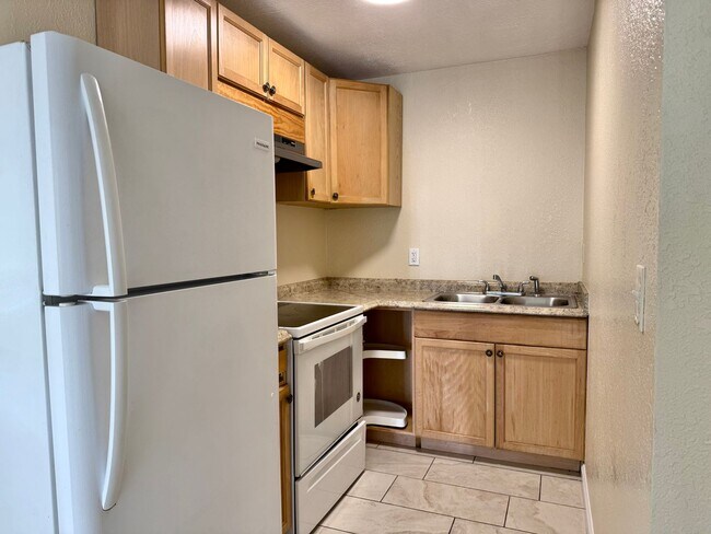 Photo - R# 5058-5059-P Unidad B