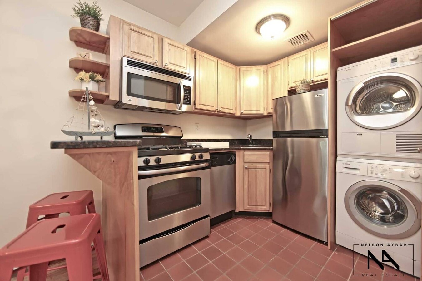 Photo - 873 Union St