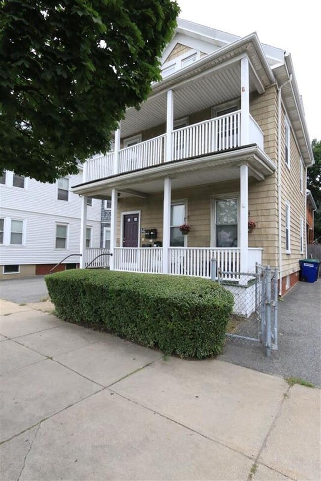 Building Photo - 543 Broadway Unit 2