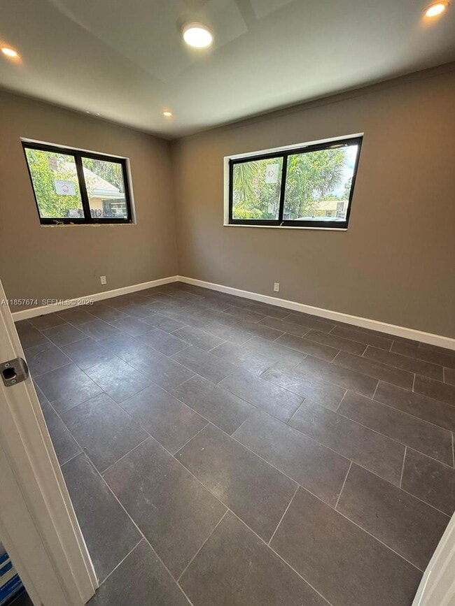 Photo - 2927 SW 19th St