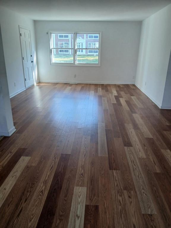 Photo - 109 N Russell St