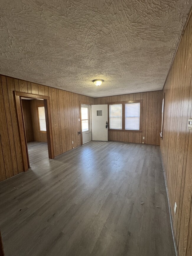 Photo - 1921 S Everett St