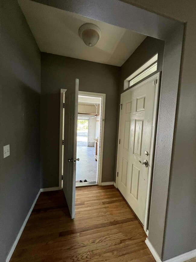 Photo - 1532 SE Gerhard Dr