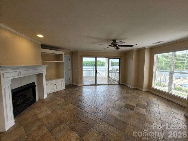 Photo - 940 Jetton St