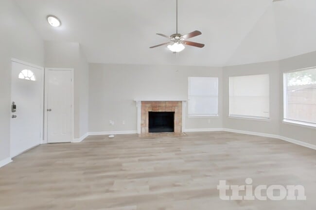Photo - 16027 Hidden Acres Dr