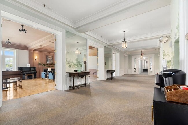 Photo - Austin Manor