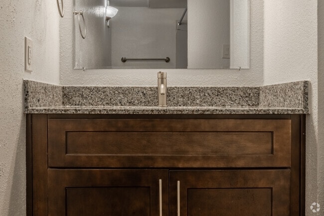 2 habitaciones, 2 baños con estudio - 1272 pies cuadrados - Kingwood Lakes