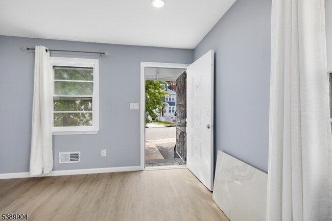 807 Canton St