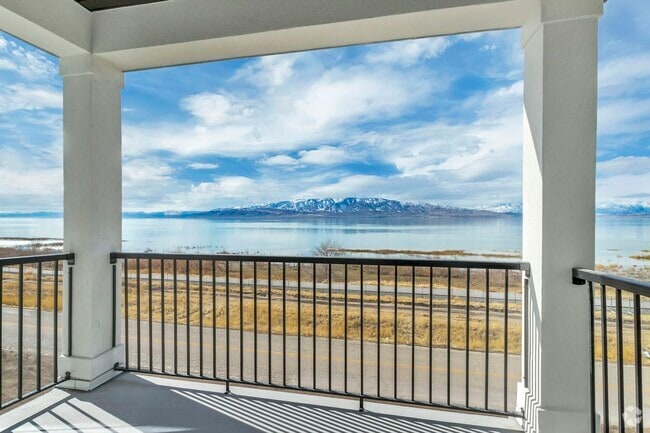Building Photo - 667 N 380 W Unit Vineyard Beach Rental