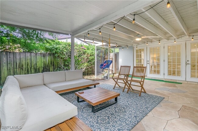 Building Photo - 1320 Lake Shore Dr