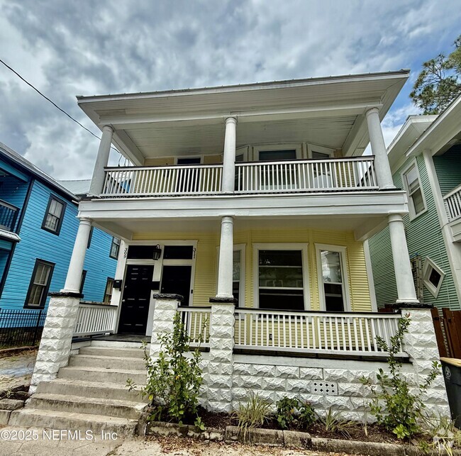 Building Photo - 311 E 5th St Rental