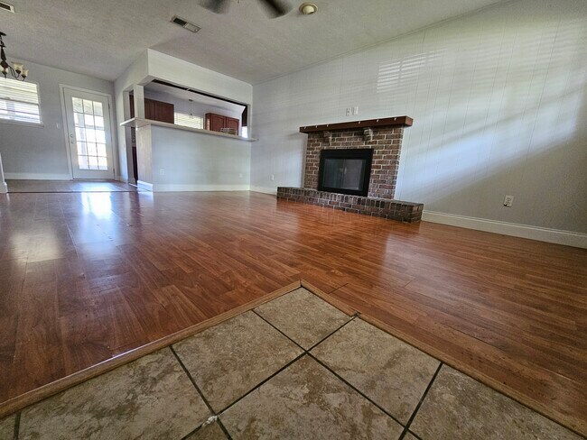 Photo - 5501 NW 23rd Terrace