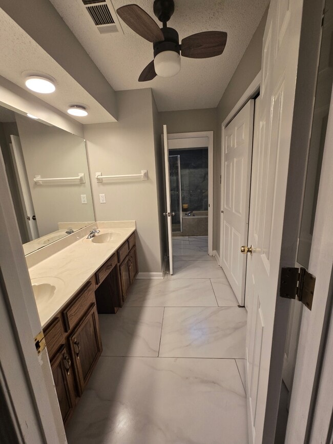 Photo - 4220 Glenroy Dr