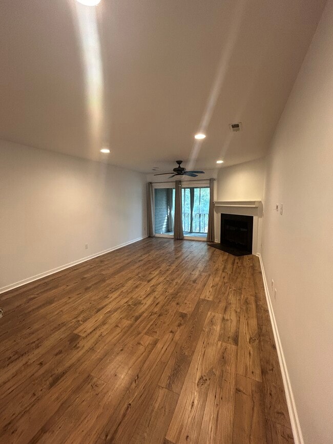 Photo - 1507 Military Cutoff Rd Unidad 227