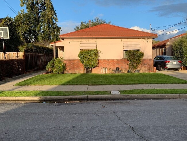 Building Photo - 16TH 630-632 N Unit 16TH 630-632 N 632