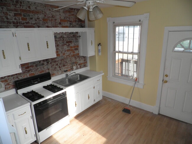 Photo - 309 Constitution Ave NE Unit Top Floor #3
