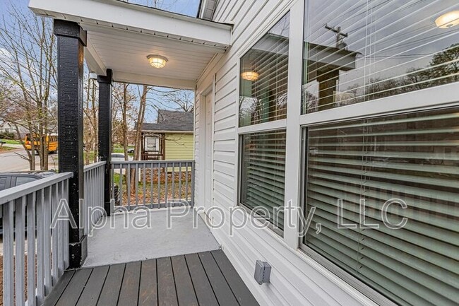 Photo - 305 Buncombe St Unidad A