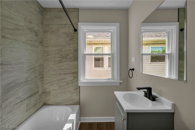 Photo - 8505 Bancroft Ave