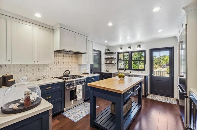 Photo - 1929 Mora Ave