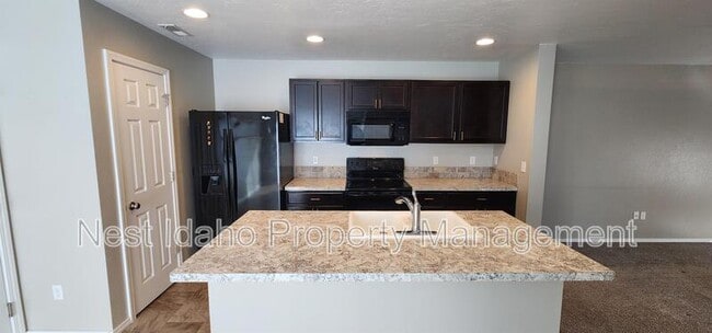 Photo - 657 N Manship Ave