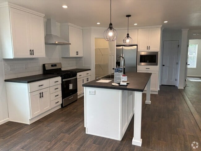 Building Photo - 492 Cimarron Rental