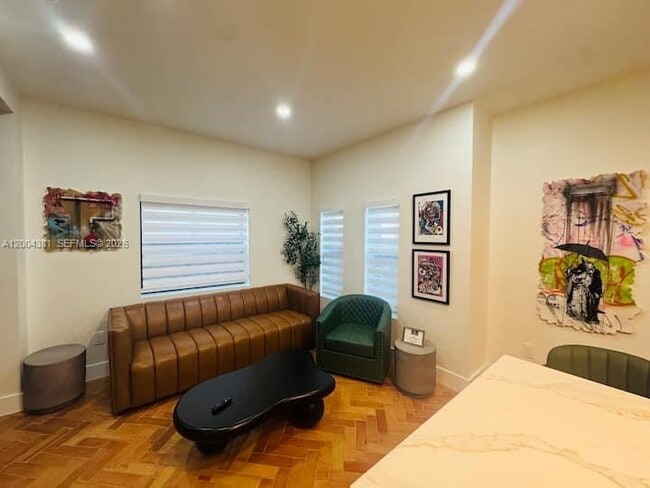Photo - 905 SW 13th Ct Unit 905