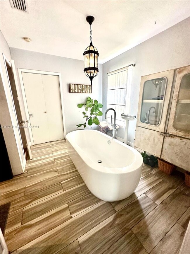 Photo - 3310 Oak Ave