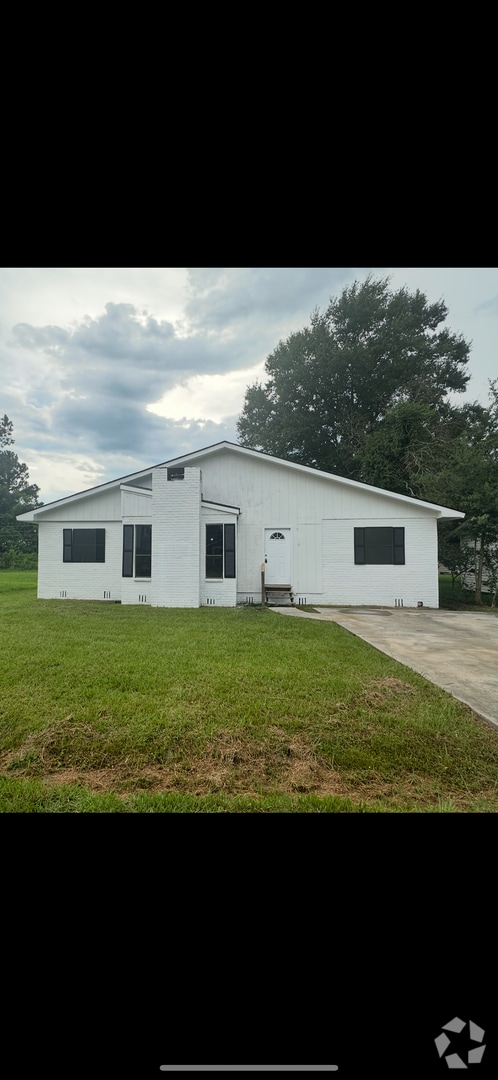 Building Photo - 119 La Rue Rouge Rental