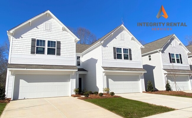 Building Photo - 3br 2.5 ba Paired Home near shopping, I-77 & I-40 Ready July 17th!