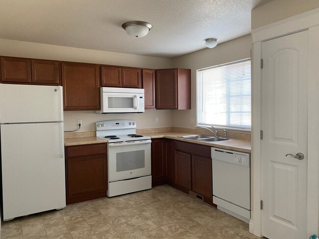 Photo - 3803 Victoria Dr Unit A