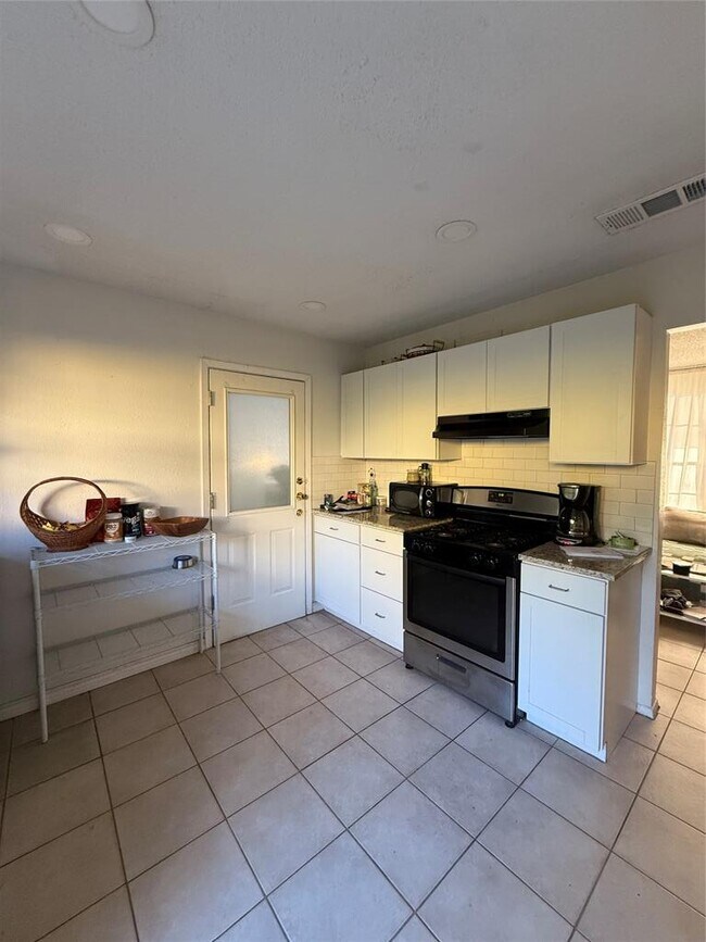 Photo - 8311 Hathaway Dr