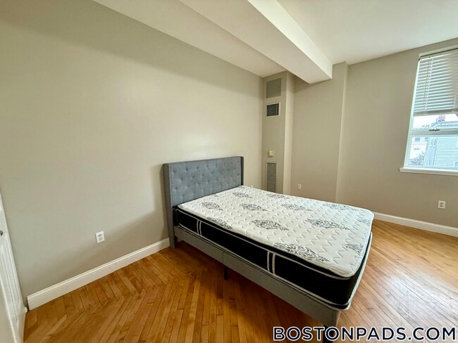 Photo - 312 Shirley St Unit 208