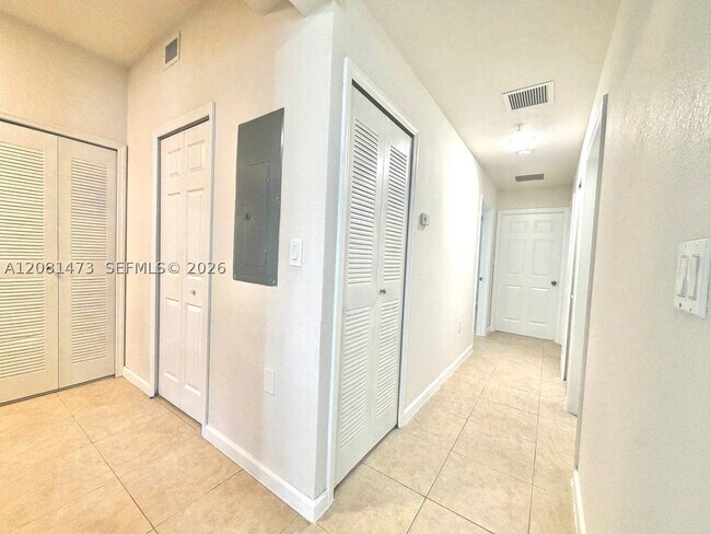 3429 W 80th St Unidad 201