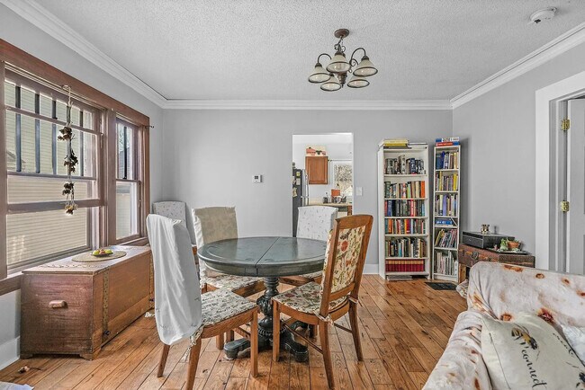 Photo - 1208 Hovey St SW