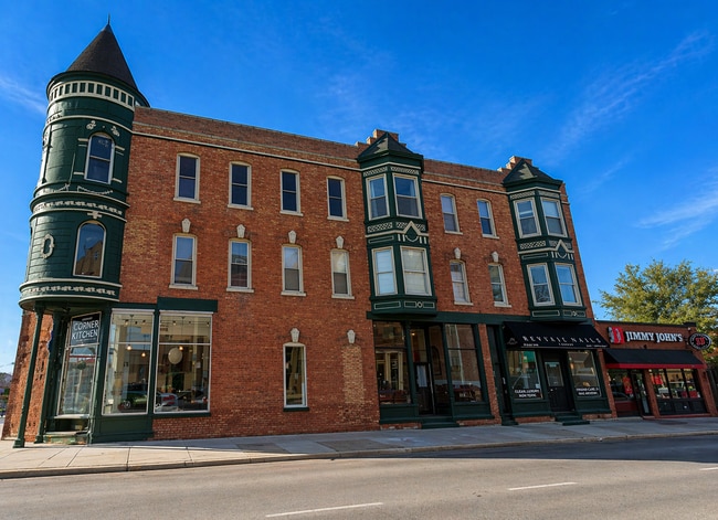 Building Photo - 2204 N Clybourn Ave Unit 3