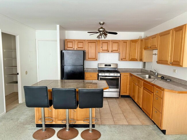 1 Bedroom / 1 Bathroom Unit at Puuone Terr... - 1 Bedroom / 1 Bathroom Condo Unit at Puuone Terr... Unit 412