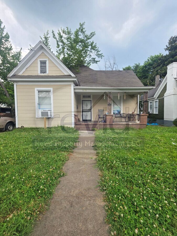 3 Bedroom 1 Bath in Midtown!! - 3 Bedroom 1 Bath in Midtown!! House