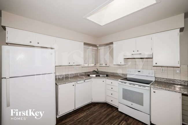 Photo - 9015 N 57th Ave