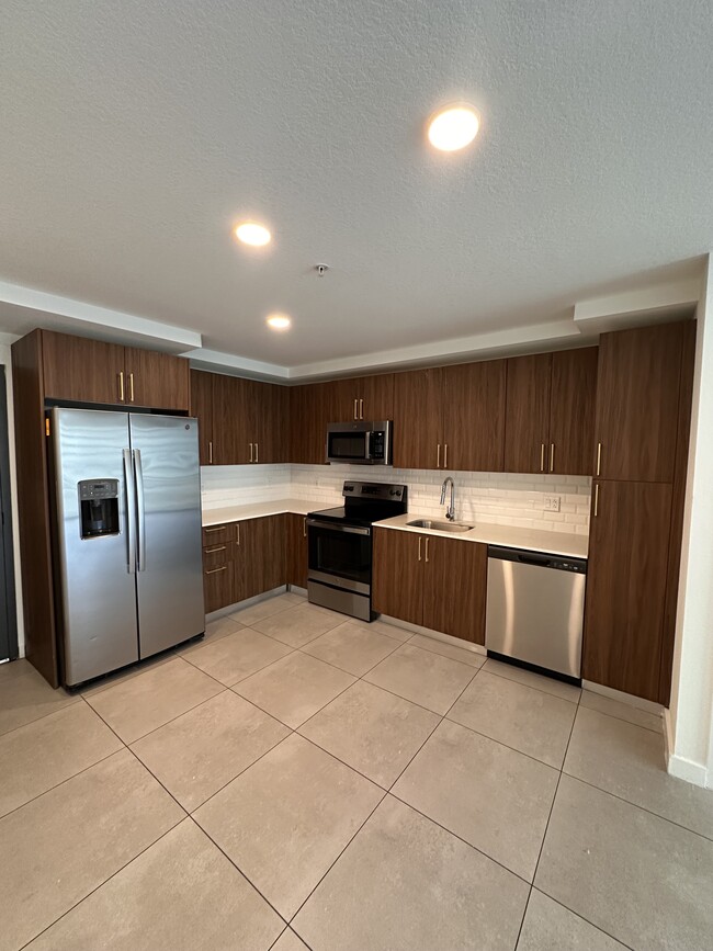 Building Photo - 1234 NW 8th Ct Unit B19 Rental