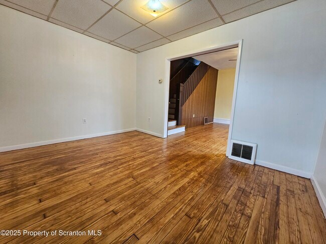 Photo - 777 Bennett St