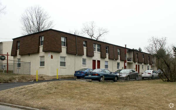 University Court - University Court Apartments