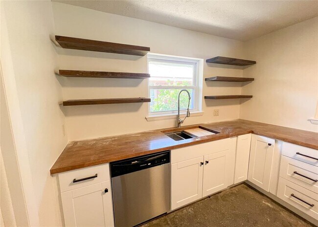 Photo - 10416 Ridgeview Dr