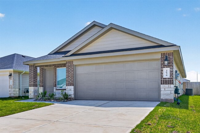 Photo - 3030 Lake Crest Dr