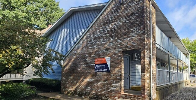 Building Photo - 606 W Healey St Unit 1