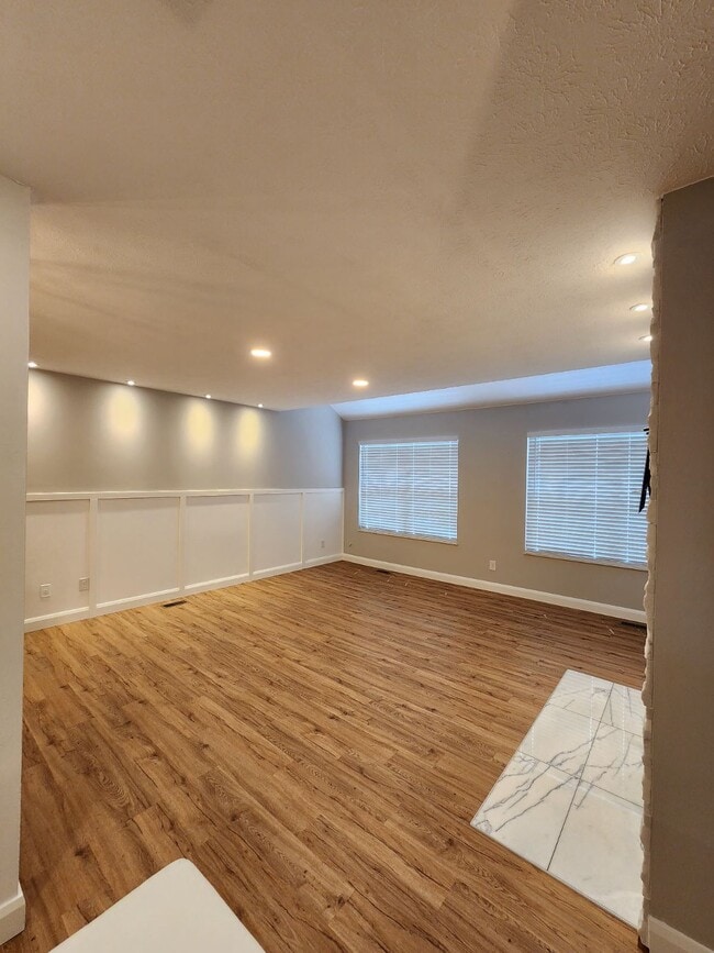 Building Photo - 10555 Montgomery Rd Unit 84 Rental