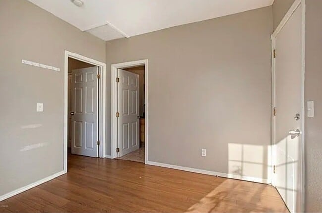Photo - 658 Sheridan Way