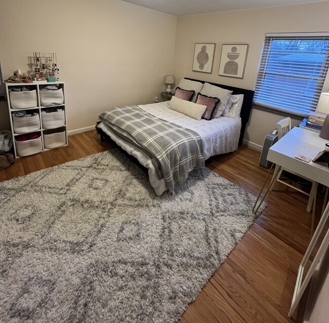 Bedroom - 810 Ellison Ave Unit 4