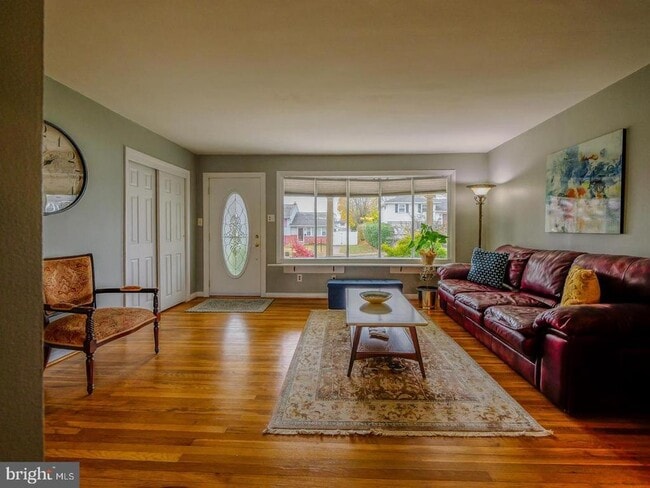 Photo - 217 Bramber Dr